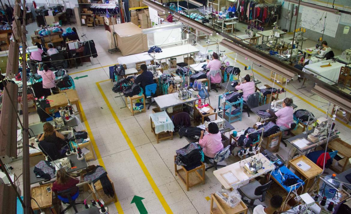 Trabajadores en una fábrica de Ciudad de México