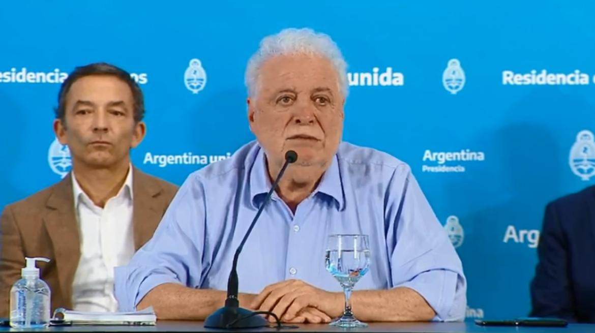 Conferencia de prensa de Ginés González García