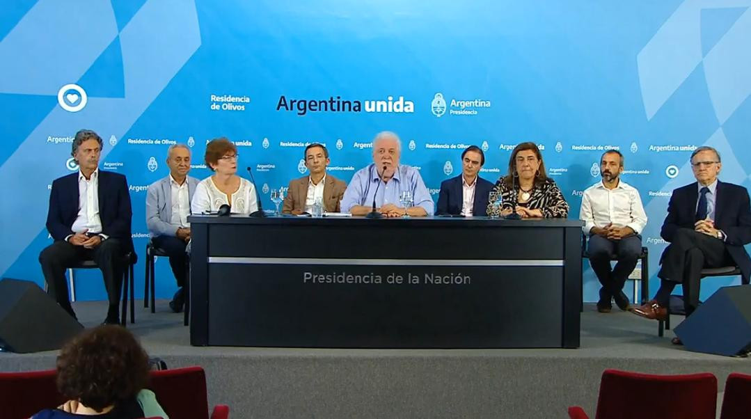 Conferencia de prensa de Ginés González García	