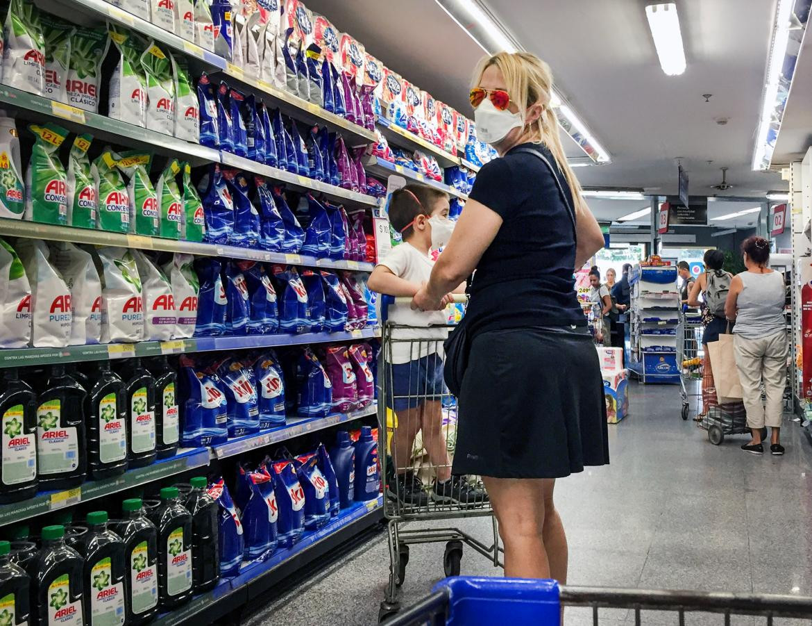 Compras en supermercados en pandemia de coronavirus, AGENCIA NA