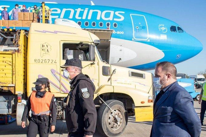Avión de Aerolíneas Argentinas llegado de China con insumos médicos 