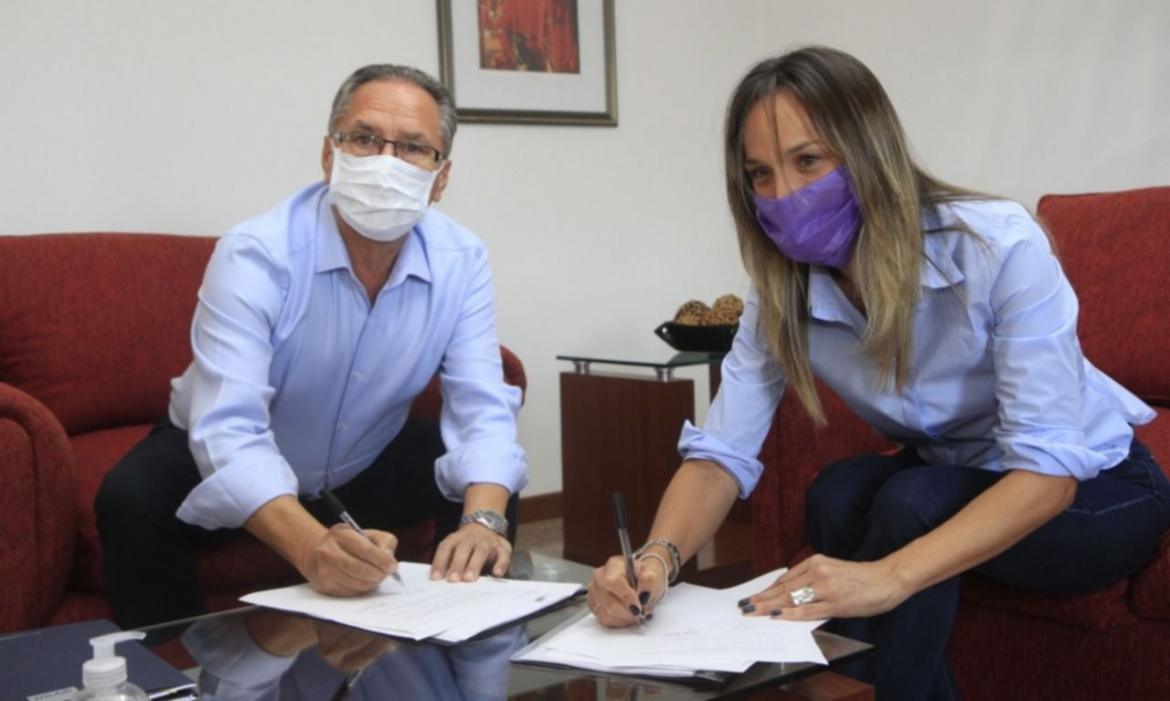Malena Galmarini y Alberto Descalzo recorrieron obras en Ituzaingó
