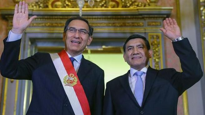 Presidente peruano Martín Vizcarra y el ahora exministro de Interior, Carlos Morán