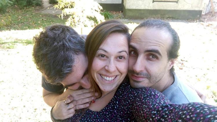  Cecilia Figlioli, vive con dos novios, Juan Pablo y Sebastián