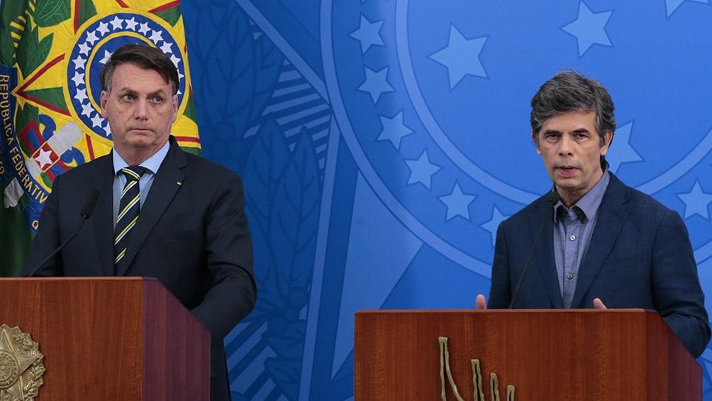 Jair Bolsonaro y su ministro de Salud, Nelson Teich