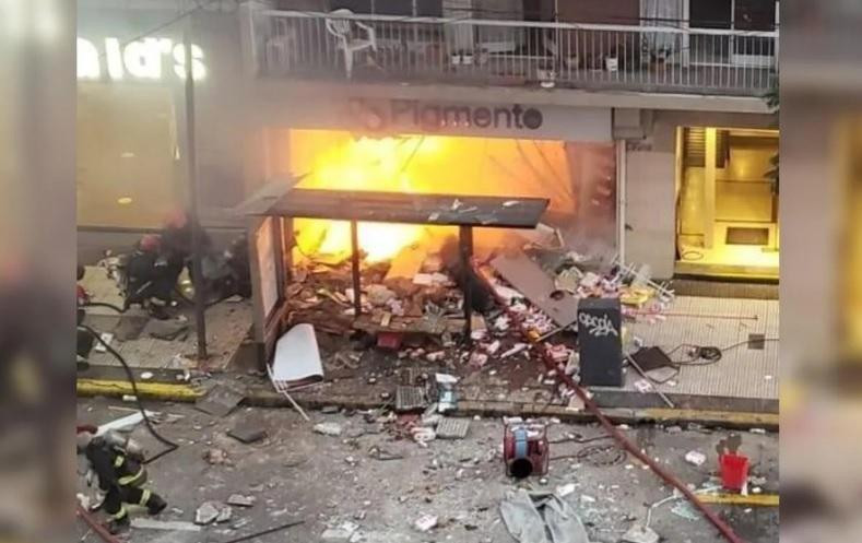 Explosión e incendio en un comercio de Villa Crespo, Twitter