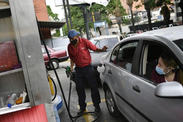 Carga de gasolina en Venezuela en tiempos de coronavirus