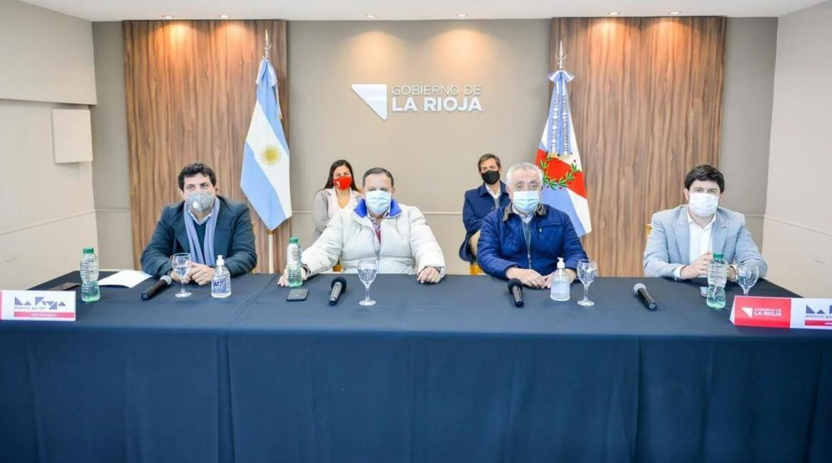 Gobernador Quintela anunció la vuelta a la fase 1 en La Rioja, coronavirus en Argentina