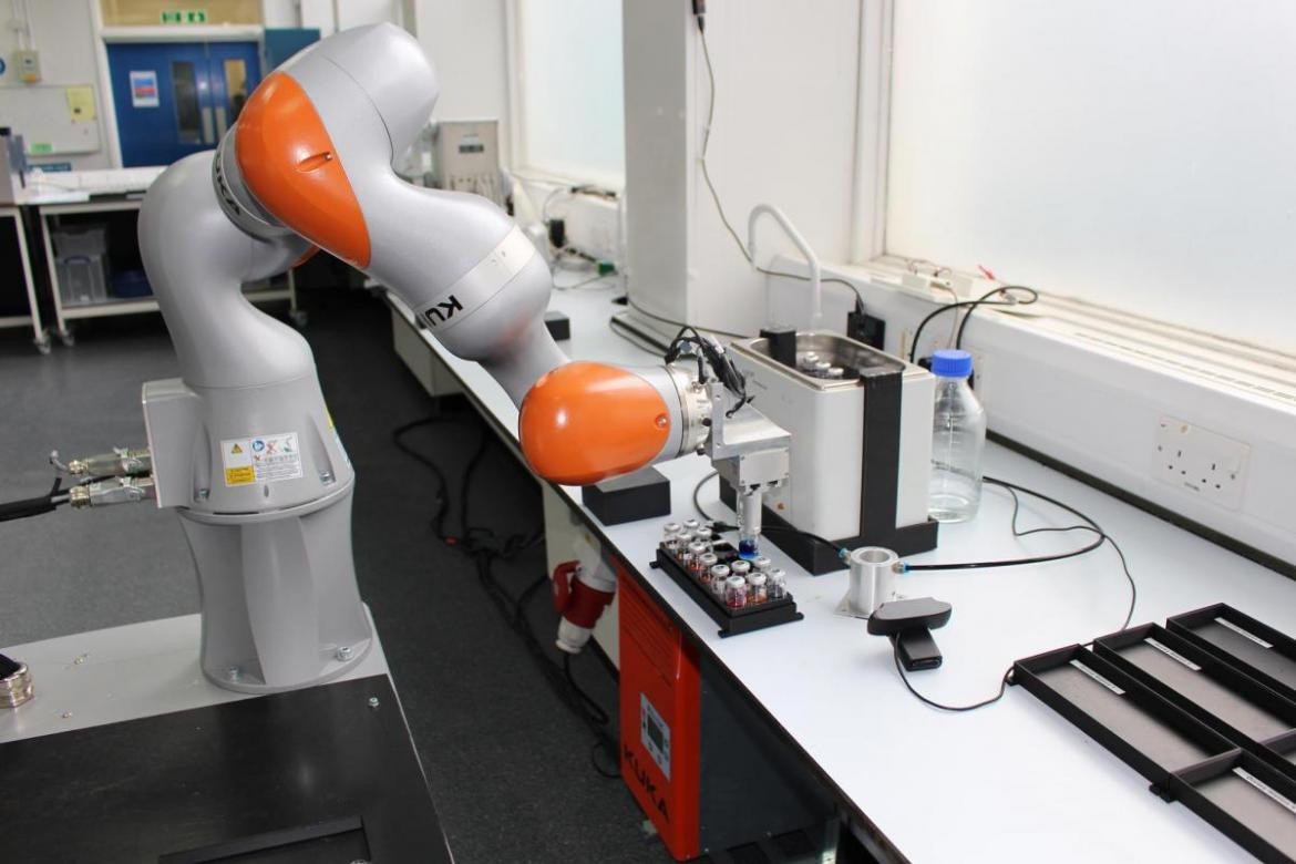 Robot científico, Reino Unido, tecnología