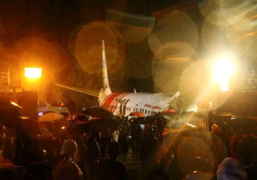 India: en el accidente aéreo de repatriados por Covid-16 hubo al menos 16 muertos