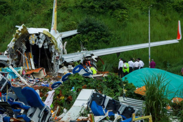 Aumentó la cifra de muertos a 18 en el accidente de avión de repatriación de la India