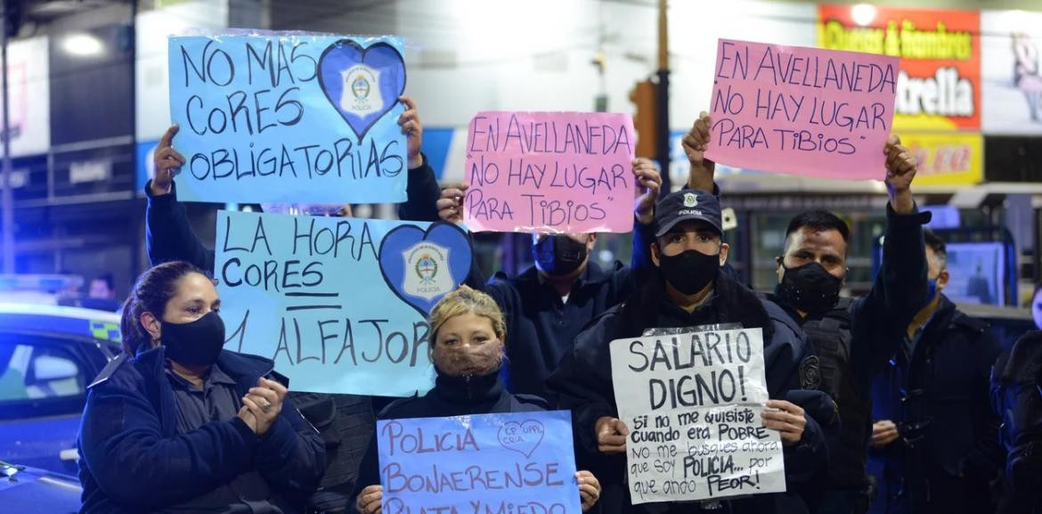 Protesta de la Policía Bonaerense junto a sus familias