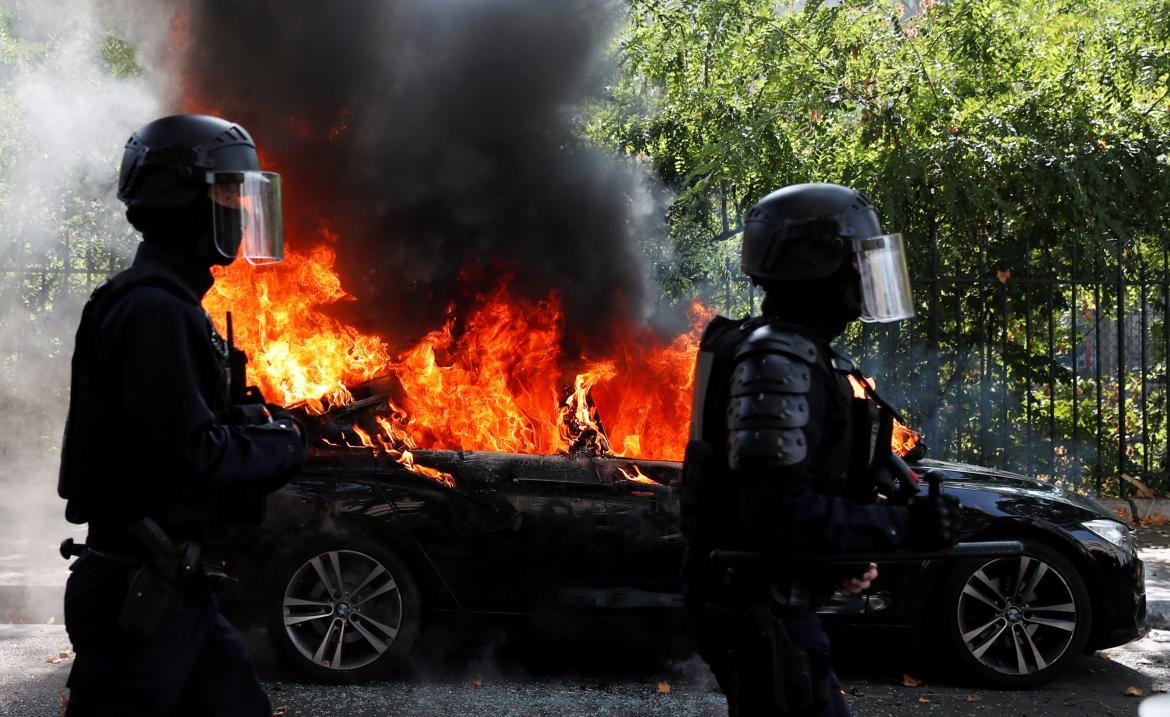 Francia, detenidos y serios incidentes en protesta de chalecos amarillos en París, REUTERS