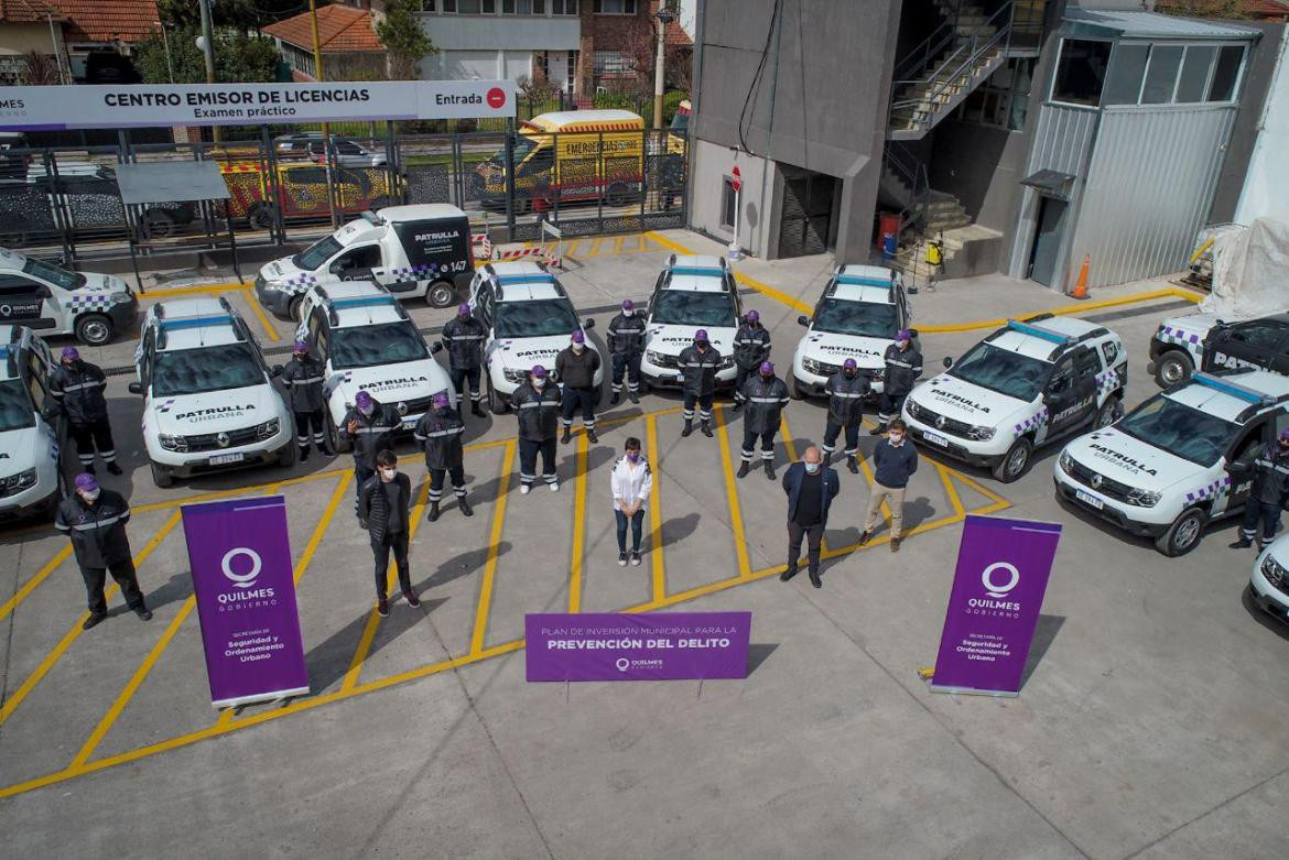 Mayra Mendoza presentó 10 nuevas patrullas urbanas para la prevención del delito
