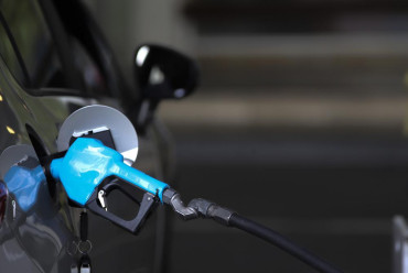 Combustibles: advierten sobre subas del 1,2%, YPF habló de reacomodamientos y Shell aumentó este martes
