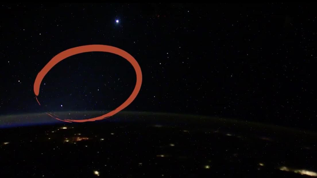 Astronauta de la EEI reveló el misterio de los ovnis luminosos que grabó desde el espacio, foto Twitter Iván Vagner