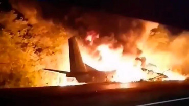 Tragedia aérea en Ucrania: se estrelló un avión militar y murieron 22 personas 