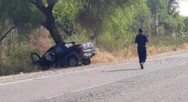 Un hombre murió al estrellarse la camioneta en la que le enseñaba a manejar a su hija