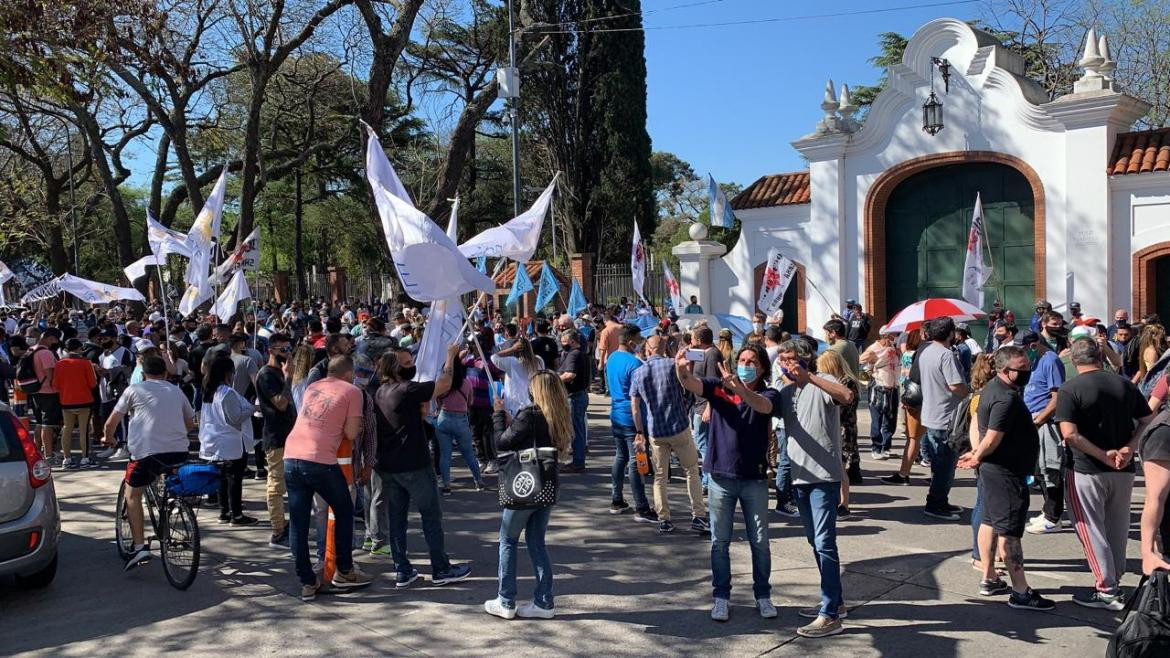 Marcha a favor y contra el Gobierno de Alberto Fernández en Quinta de Olivos, NA