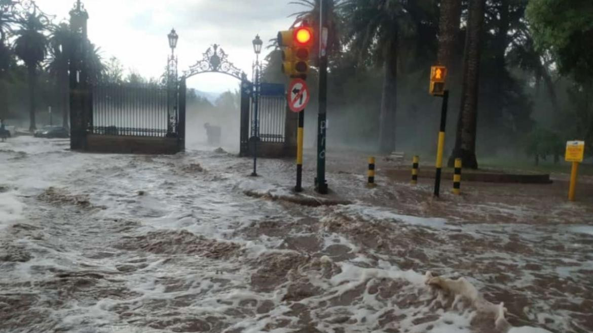 Inundaciones en Mendoza, un muerto.