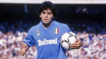 El Nápoles despide a Maradona: 
