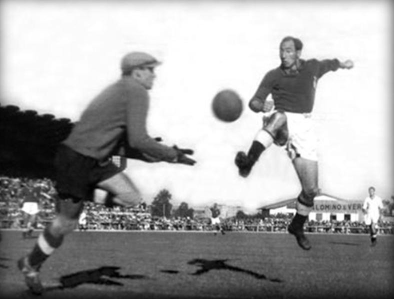 Oviedo vs. Real Madrid, 1946: Lángara buscando el gol