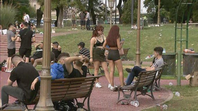 Festejos en la Ciudad de Buenos Aires con alcohol y sin barbijos