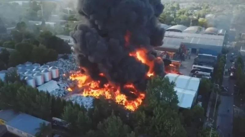 Incendio en fábrica de Pacheco
