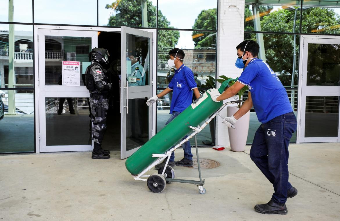 Problemas sanitarios en Manos por el ola de casos de coronavirus, REUTERS