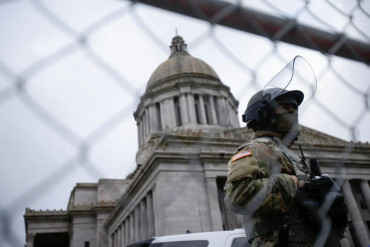 Tensión en Estados Unidos: detuvieron a un hombre con pistola cargada y 500 cartuchos cerca del Capitolio