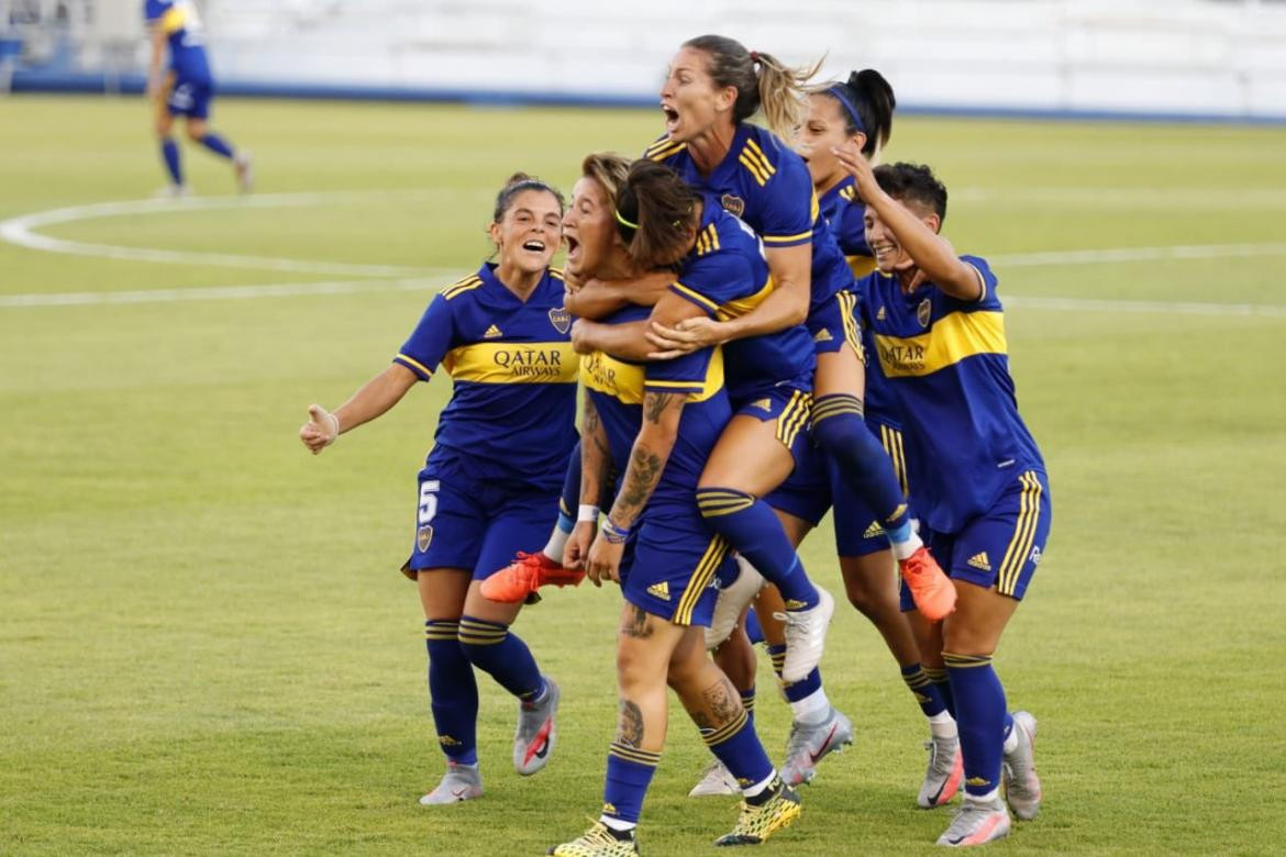 Festejo de Boca en la final de fútbol femenino ante River, @10_xeneizes