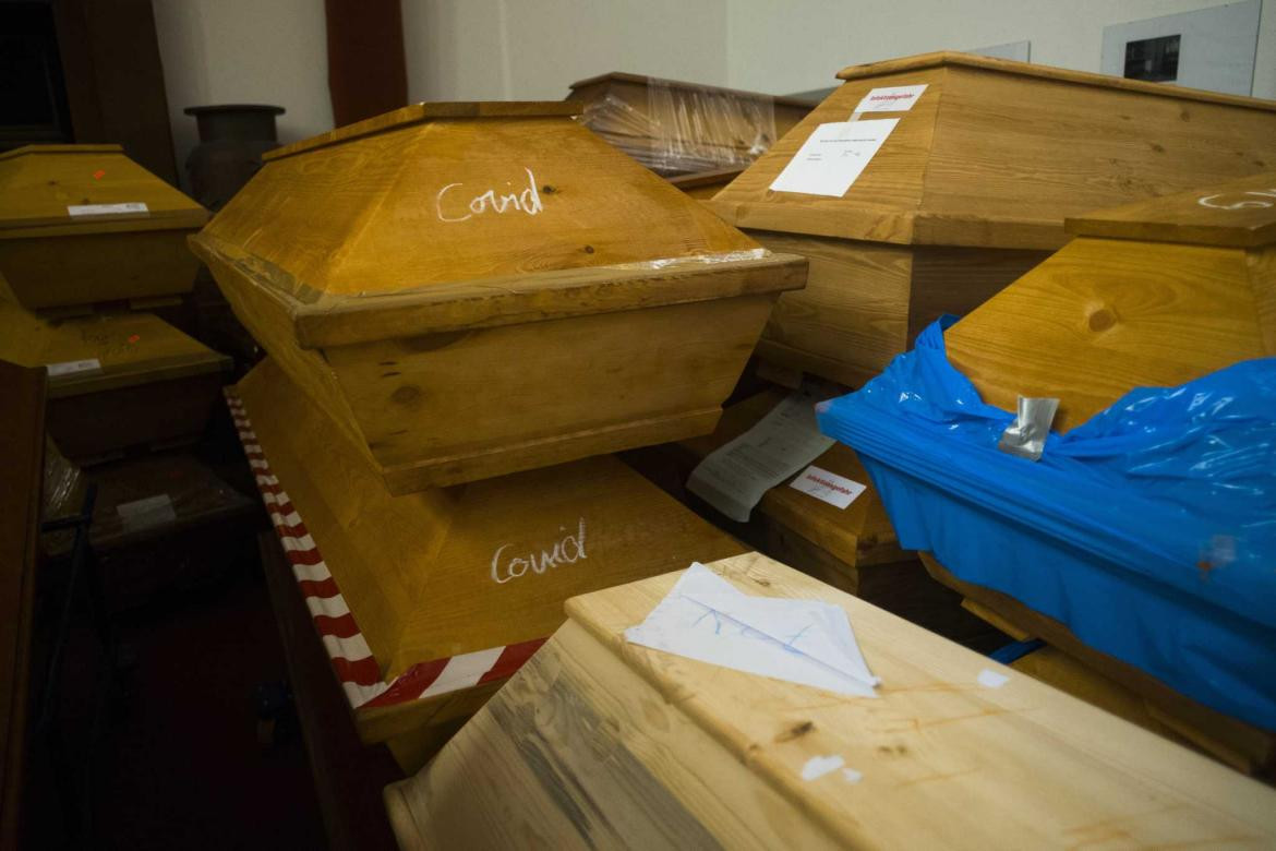  Alemania: ataúdes apilados en un crematorio por covid 