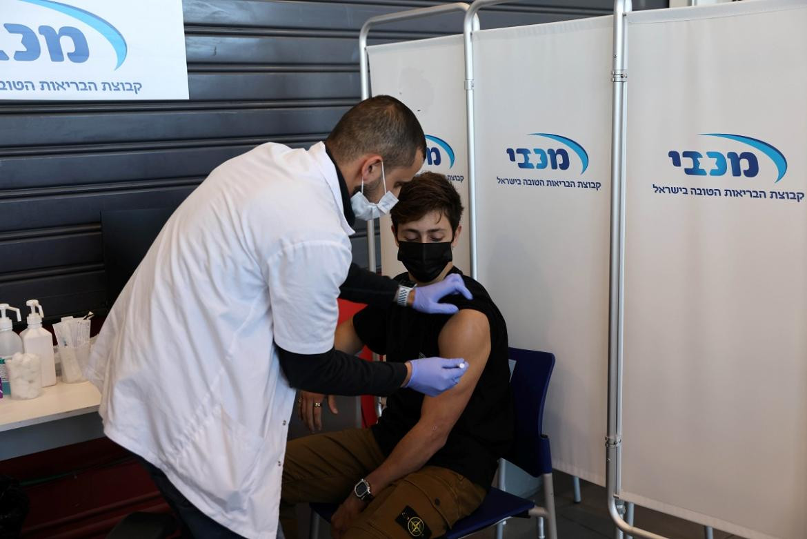 Israel comienza a vacunar a los jovenes, Coronavirus, Reuters.