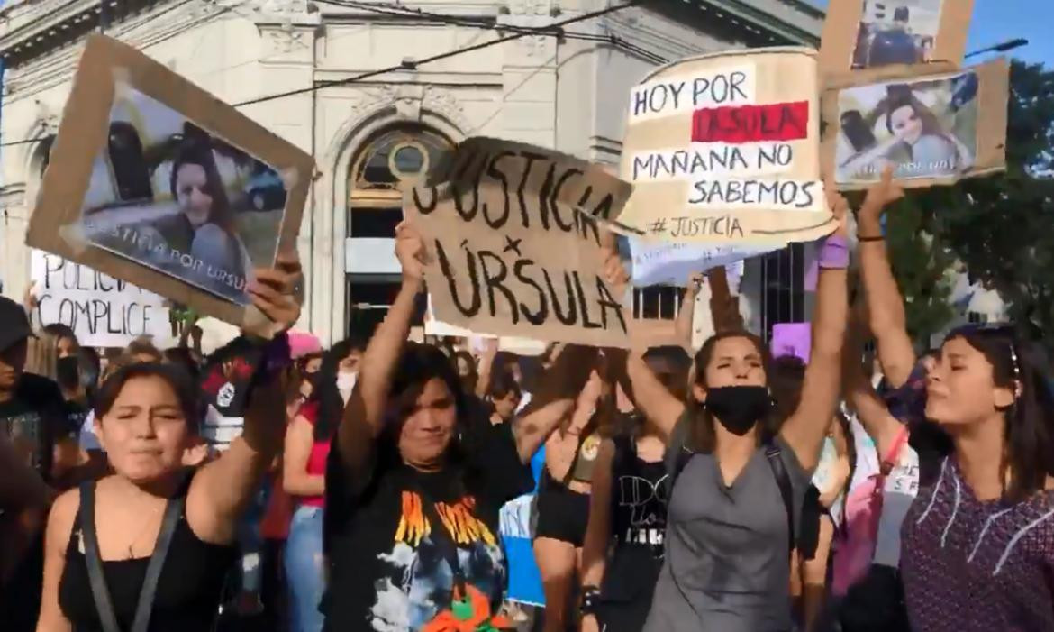 Marcha por justicia en Rojas por el femicidio de Ursula Bahillo