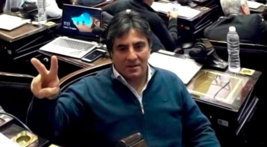 Diputado nacional del Frente de Todos, Juan Benedicto Vázquez, se vacunó antes que el personal esencial