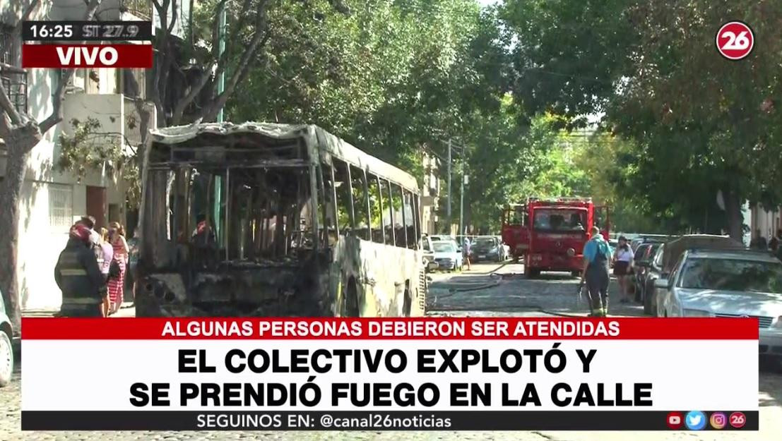 Incendio de un colectivo en Villa Urquiza
