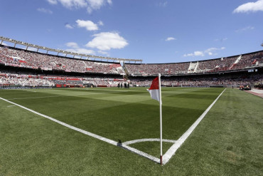 Impagables: fuertes críticas y queja de hinchas y oposición por los nuevos abonos de River Plate