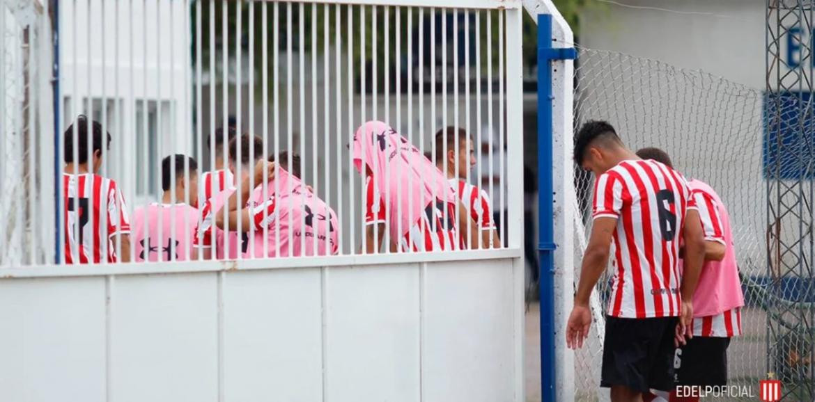 Invasión de abejas obligó a suspender el partido entre las reservas de Central Córdoba y Estudiantes, Santiago del Estero, Foto Edelpoficial