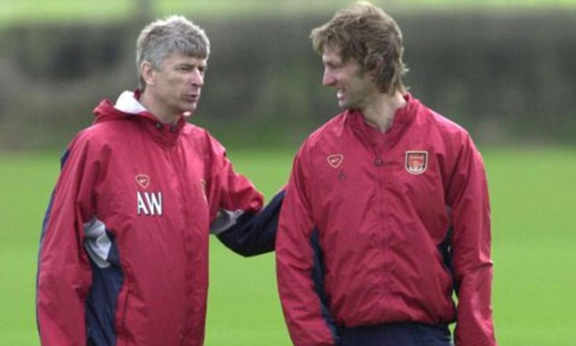 Tony Adams y Wenger,  Arsenal, Premier League
