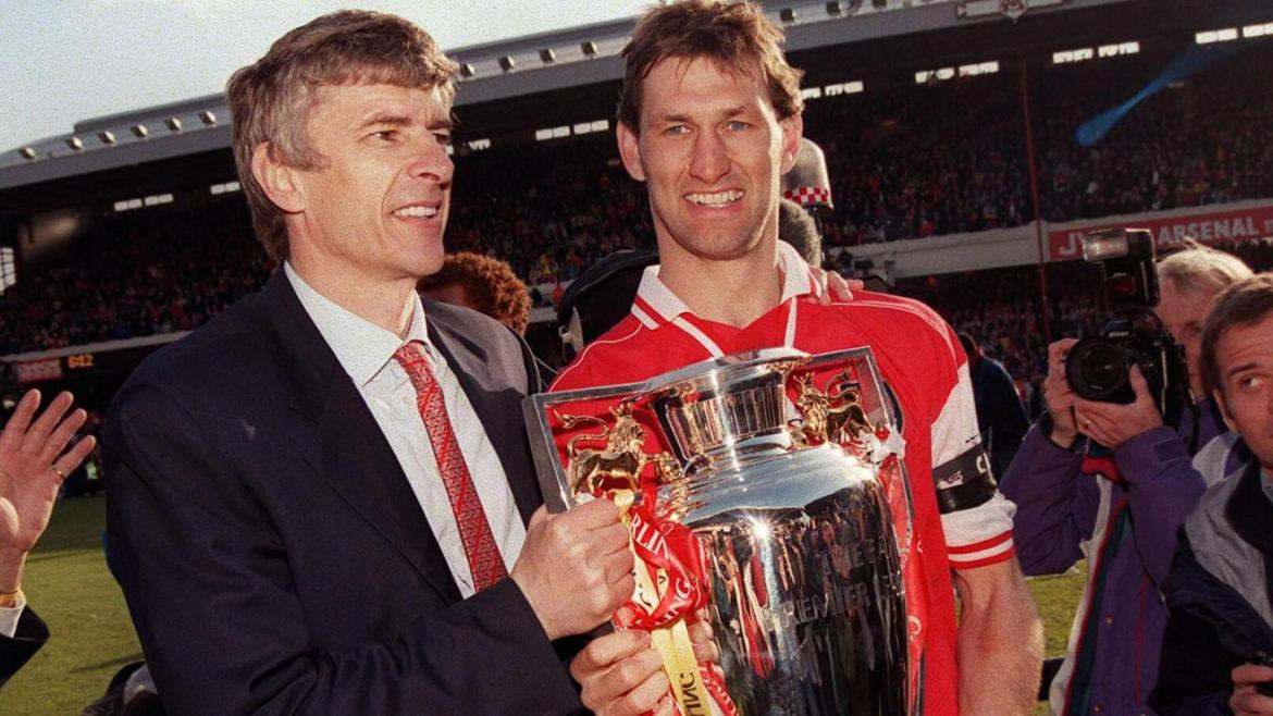 Tony Adams y Wenger, Arsenal, Premier League