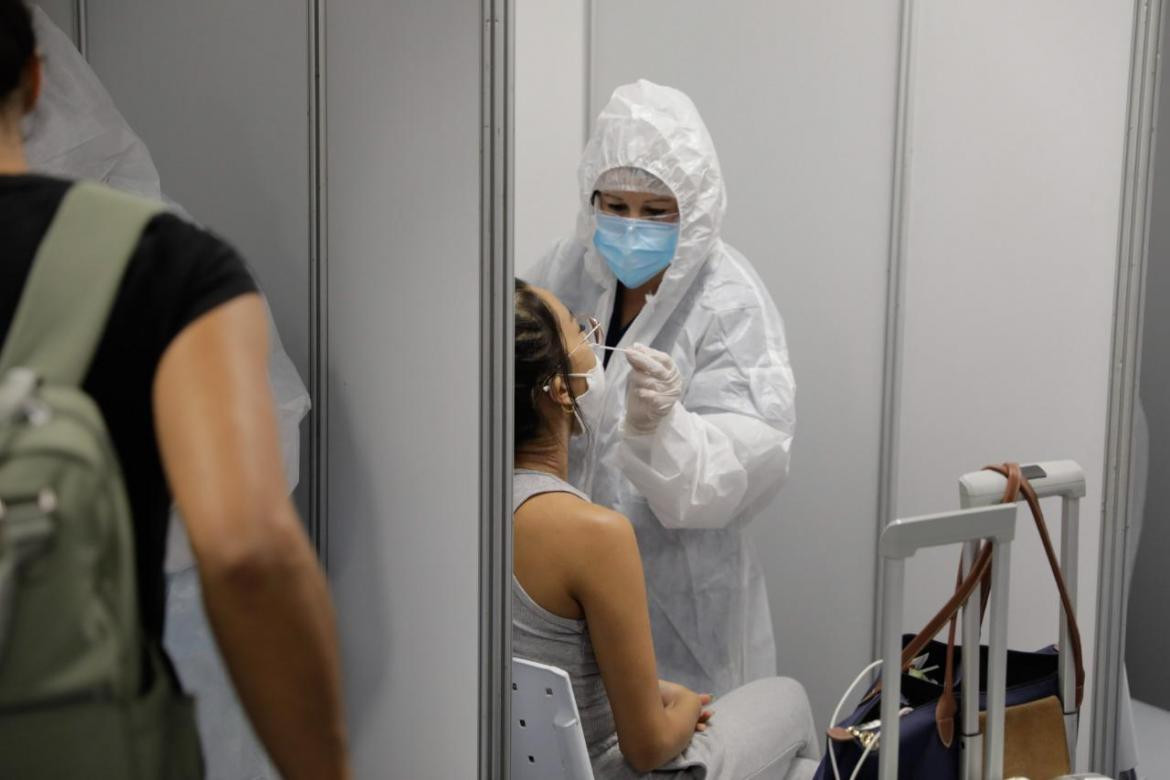 Operativo de hisopados a pasajeros provenientes de Brasil, México y Chile