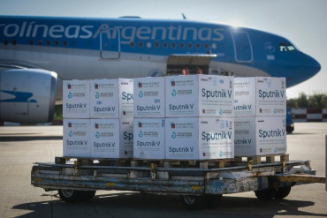 Llegó a la Argentina otro avión de Aerolíneas con más dosis de la vacuna rusa contra coronavirus