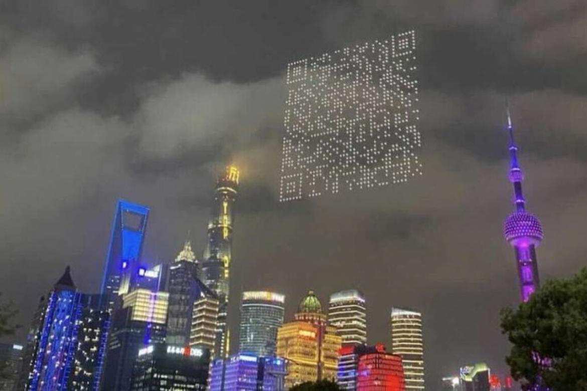 QR en el cielo con drones, China