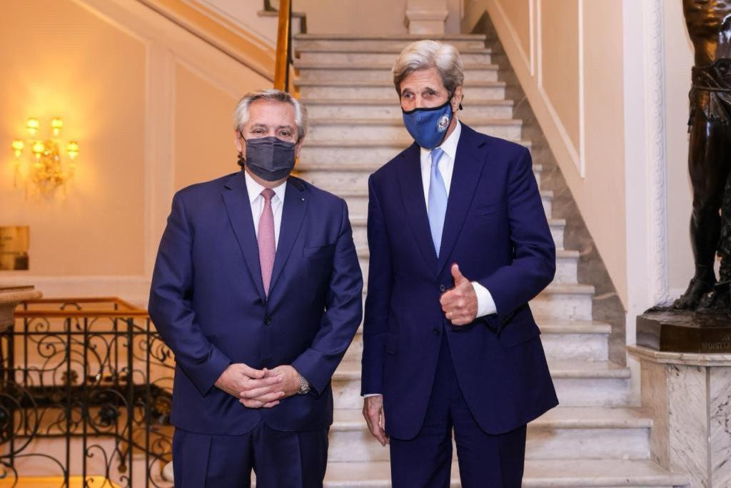 Alberto Fernández y John Kerry