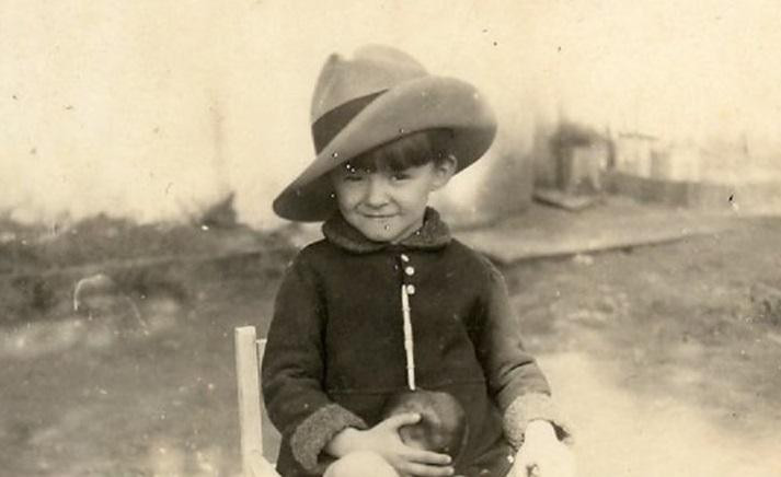 Mario Benedetti de pequeño, escritor y poeta uruguayo, efemérides