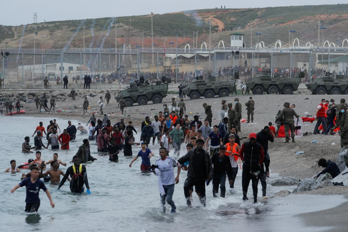 5.000 personas llegaron nadando a Ceuta, España. Reuters