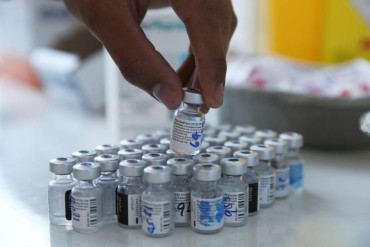Insólito: devuelven 470 dosis de vacunas tras ser almacenadas por error en un freezer