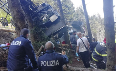 Tragedia en Italia: cayó un teleférico, hubo al menos 14 muertos y un niño herido de gravedad