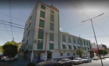 Confuso episodio en una clínica de Quilmes: piden investigar muerte de una mujer que habría caído por la ventana 