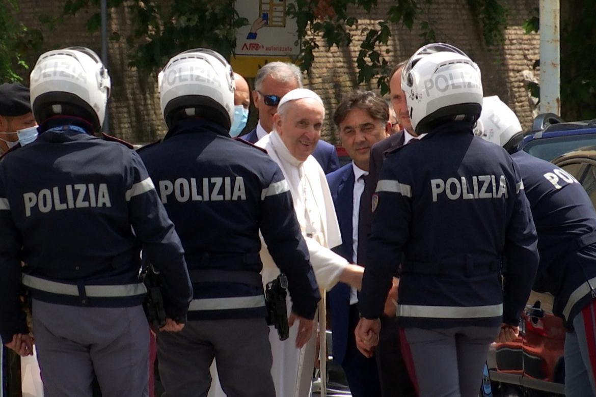 Papa Francisco saliendo del hospital, Italia, REUTERS